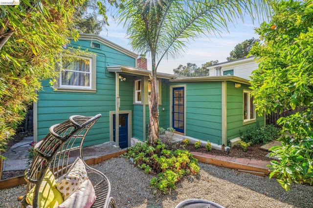 4624 Steele St, Oakland, CA 94619
