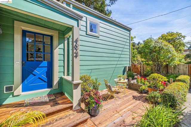 4624 Steele St, Oakland, CA 94619
