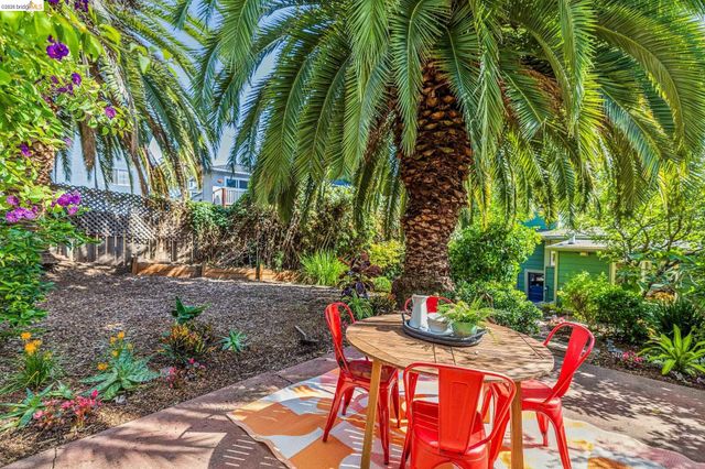 4624 Steele St, Oakland, CA 94619