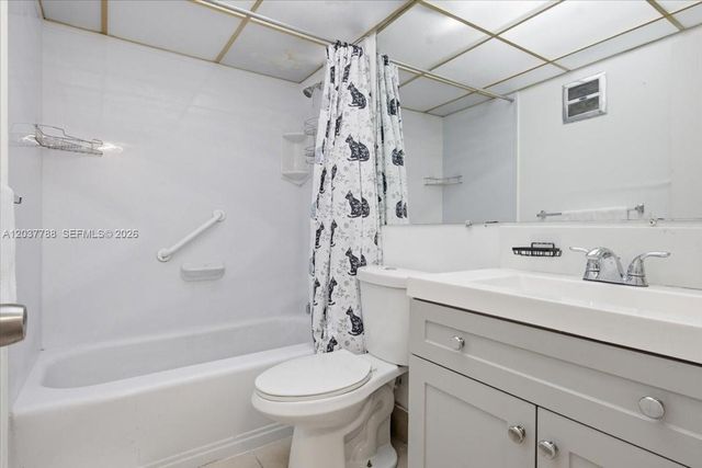 3071 NW 47th Terrace 227, Lauderdale Lakes, FL 33313