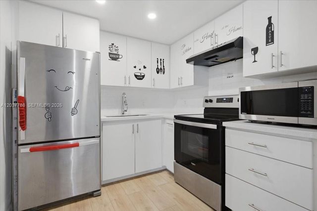 3071 NW 47th Terrace 227, Lauderdale Lakes, FL 33313