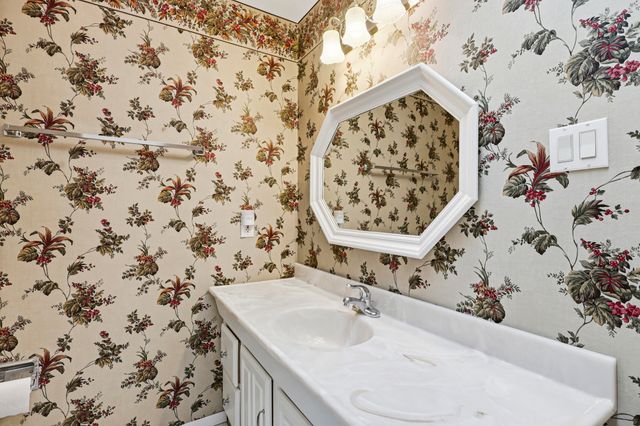 12209 S Phoenix Avenue NE, Albuquerque, NM 87112