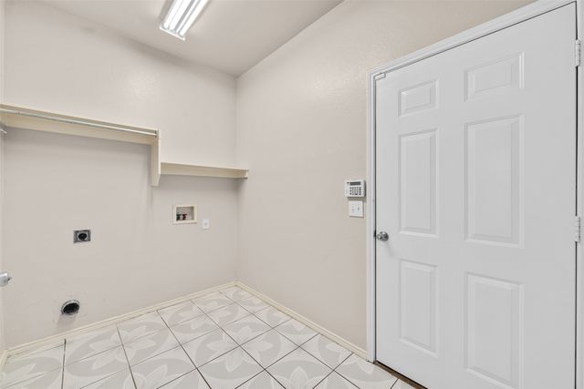 211 Nutmeg Lane, Euless, TX 76039