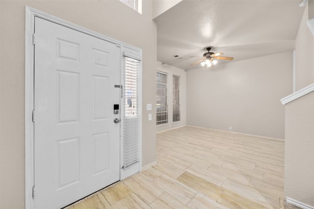 211 Nutmeg Lane, Euless, TX 76039