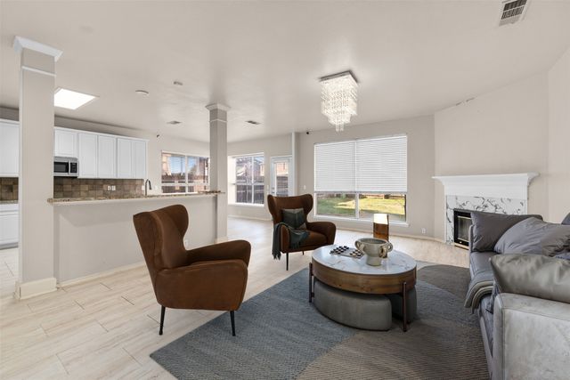 211 Nutmeg Lane, Euless, TX 76039