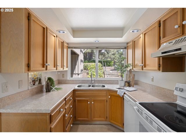 5801 Ne VOYAGE Ave 21, Lincoln City, OR 97367