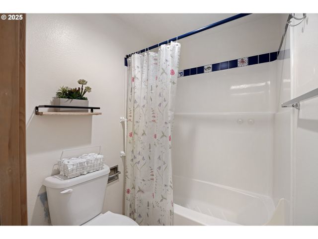 5801 Ne VOYAGE Ave 21, Lincoln City, OR 97367