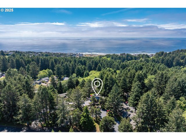 5801 Ne VOYAGE Ave 21, Lincoln City, OR 97367