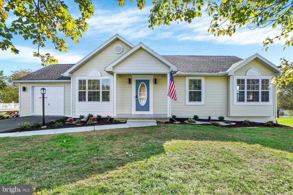 120 CHARLES AVE, Stewartstown, PA 17363