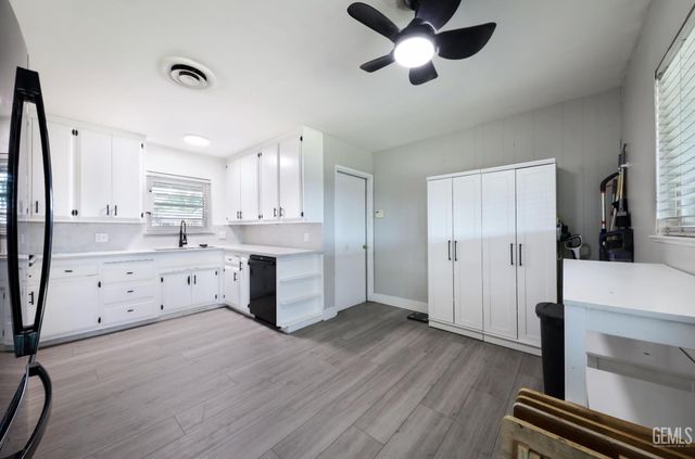 901 Monna Avenue, Bakersfield, CA 93308