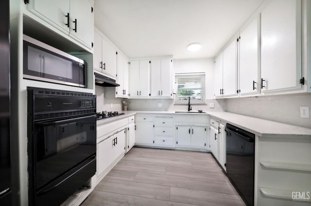 901 Monna Avenue, Bakersfield, CA 93308