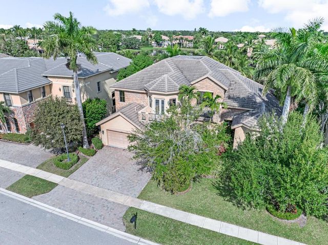10513 Versailles Boulevard, Wellington, FL 33449