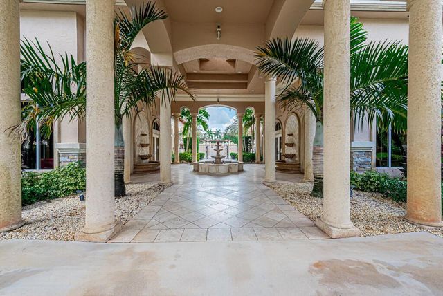 10513 Versailles Boulevard, Wellington, FL 33449