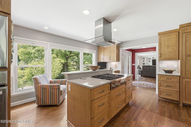 162 Arrowhead Rd, Louisville, KY 40207