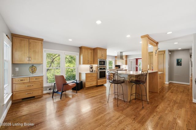 162 Arrowhead Rd, Louisville, KY 40207