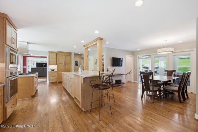 162 Arrowhead Rd, Louisville, KY 40207