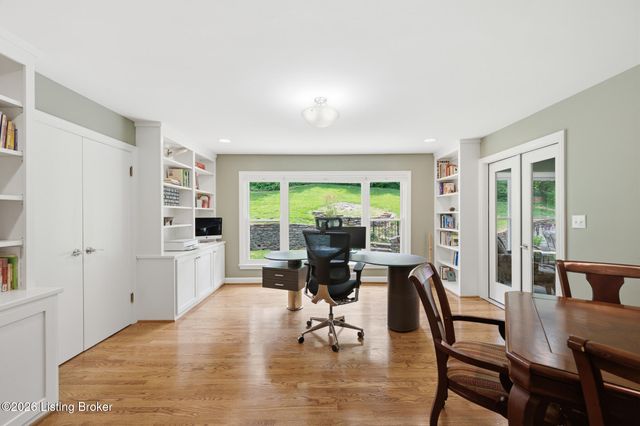 162 Arrowhead Rd, Louisville, KY 40207