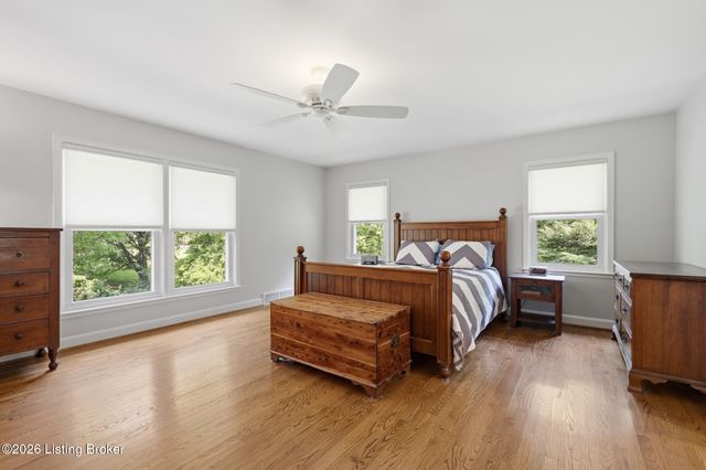 162 Arrowhead Rd, Louisville, KY 40207