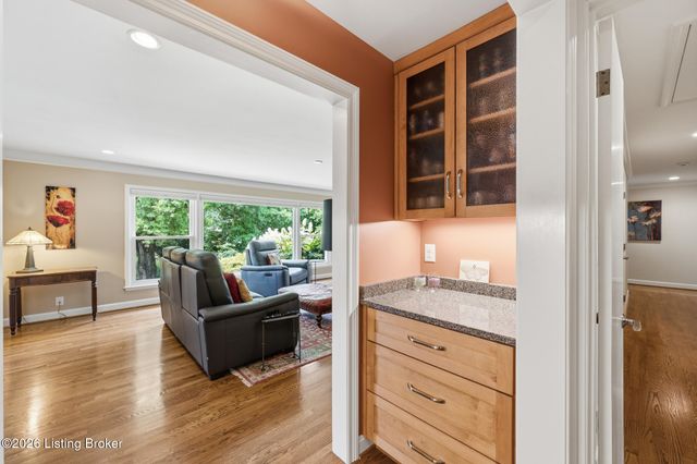 162 Arrowhead Rd, Louisville, KY 40207