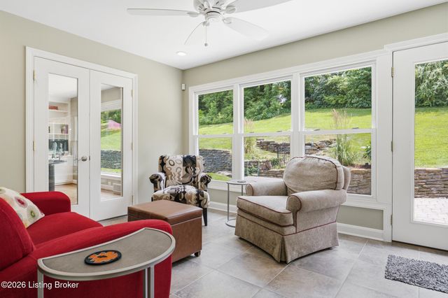 162 Arrowhead Rd, Louisville, KY 40207