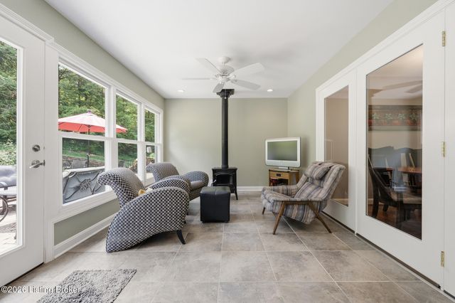 162 Arrowhead Rd, Louisville, KY 40207