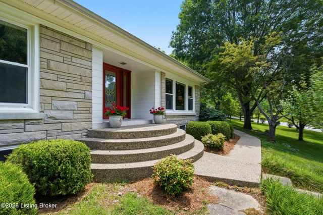 162 Arrowhead Rd, Louisville, KY 40207