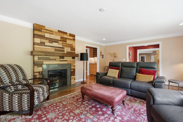 162 Arrowhead Rd, Louisville, KY 40207