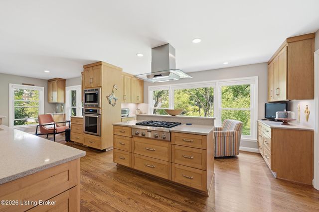 162 Arrowhead Rd, Louisville, KY 40207