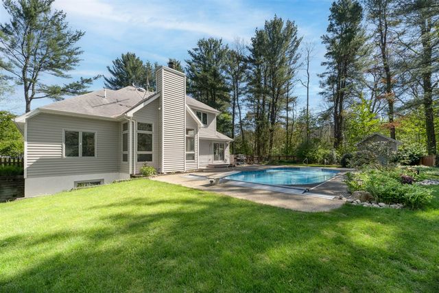 27514 Rolling Pines Court, Lawton, MI 49065