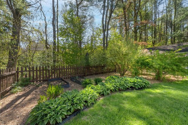 27514 Rolling Pines Court, Lawton, MI 49065