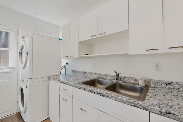 1212 Morris Street NE, Albuquerque, NM 87112