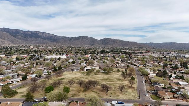 1212 Morris Street NE, Albuquerque, NM 87112