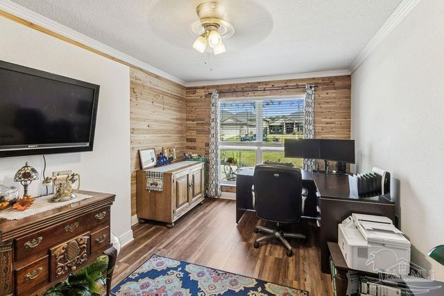 5653 Burr St, Milton, FL 32570