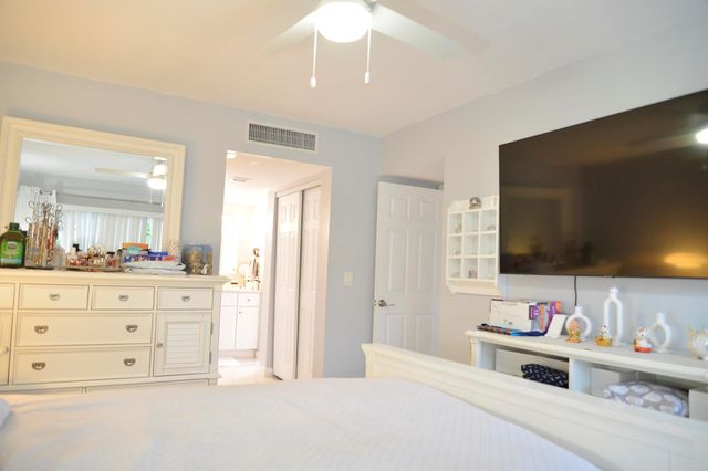 2671 Boundbrook Boulevard 107, Palm Springs, FL 33406