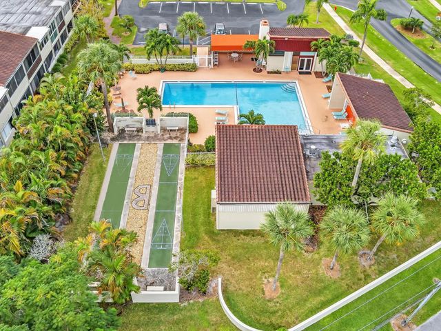 2671 Boundbrook Boulevard 107, Palm Springs, FL 33406