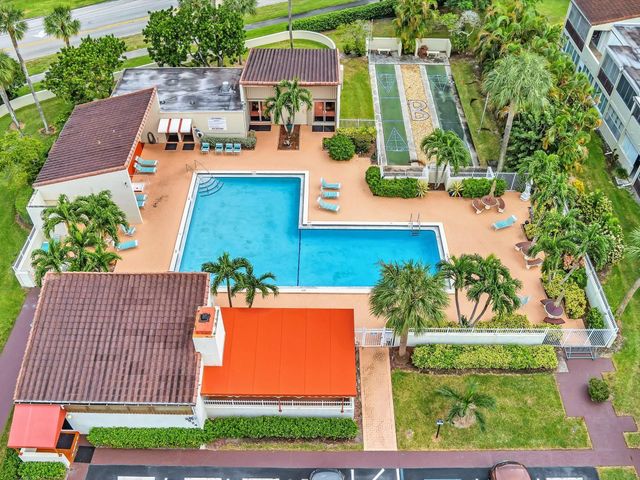 2671 Boundbrook Boulevard 107, Palm Springs, FL 33406