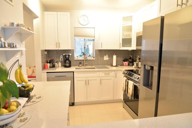 2671 Boundbrook Boulevard 107, Palm Springs, FL 33406