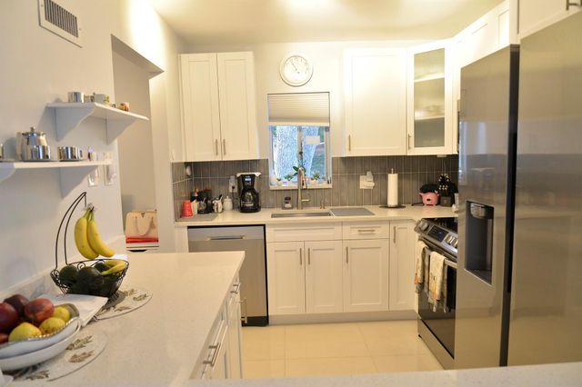 2671 Boundbrook Boulevard 107, Palm Springs, FL 33406