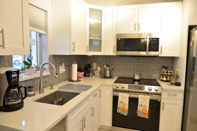 2671 Boundbrook Boulevard 107, Palm Springs, FL 33406