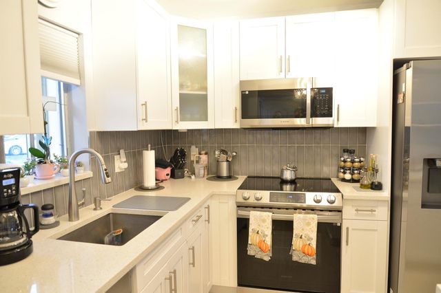 2671 Boundbrook Boulevard 107, Palm Springs, FL 33406