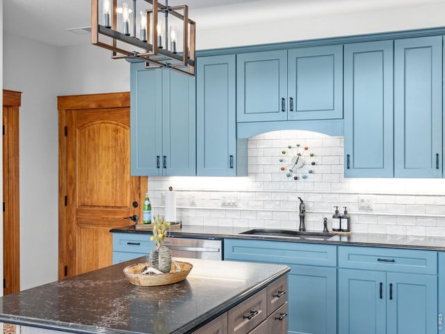 225 Curry Dr, Estes Park, CO 80517