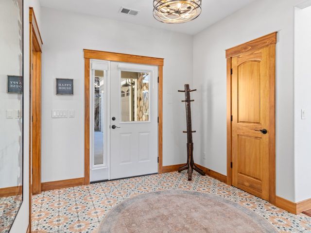 225 Curry Dr, Estes Park, CO 80517