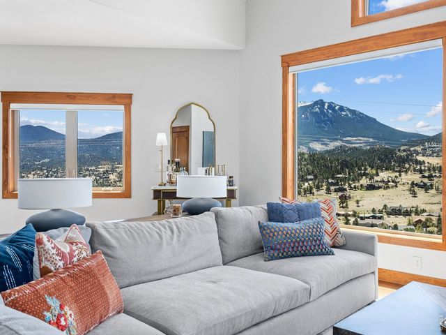 225 Curry Dr, Estes Park, CO 80517