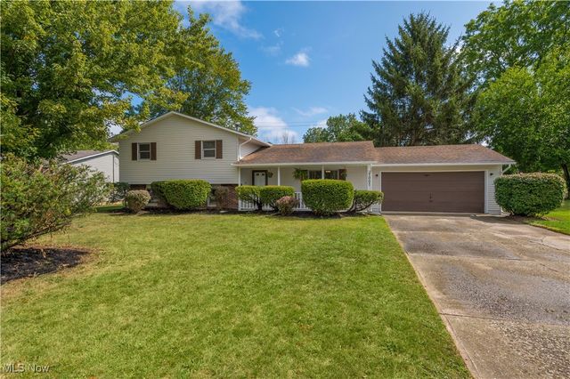 7007 Hidden Valley Drive, Amherst, OH 44001