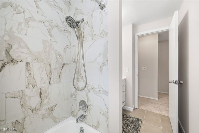 7007 Hidden Valley Drive, Amherst, OH 44001