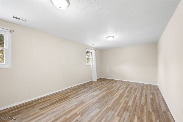 7007 Hidden Valley Drive, Amherst, OH 44001