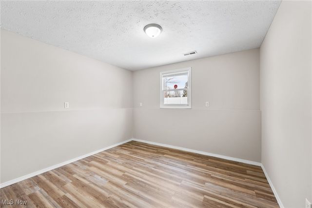 7007 Hidden Valley Drive, Amherst, OH 44001