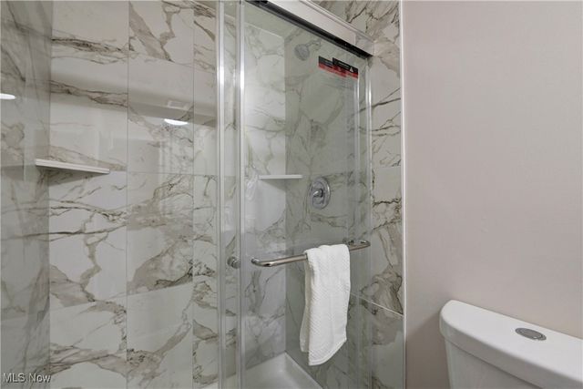 7007 Hidden Valley Drive, Amherst, OH 44001