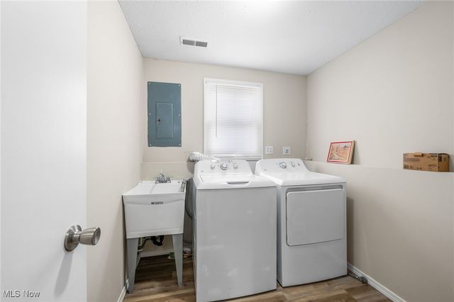 7007 Hidden Valley Drive, Amherst, OH 44001