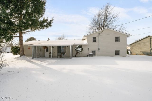 7007 Hidden Valley Drive, Amherst, OH 44001